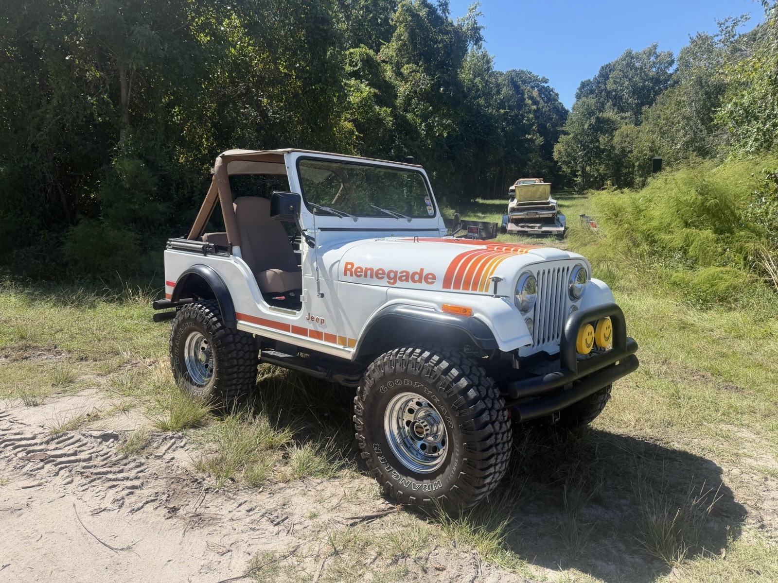 Jeep-CJ-1980-SUV-Tan