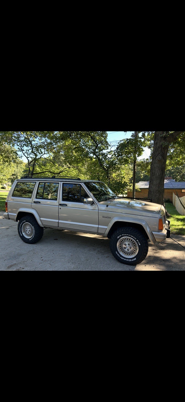 Jeep-Cherokee-1993-SUV
