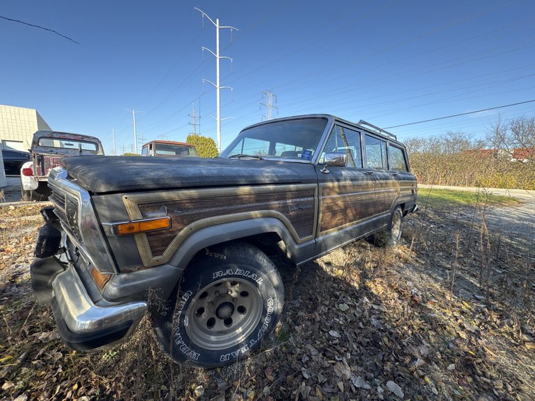 Jeep-Grand-wagoneer-1991-Silver-Tan