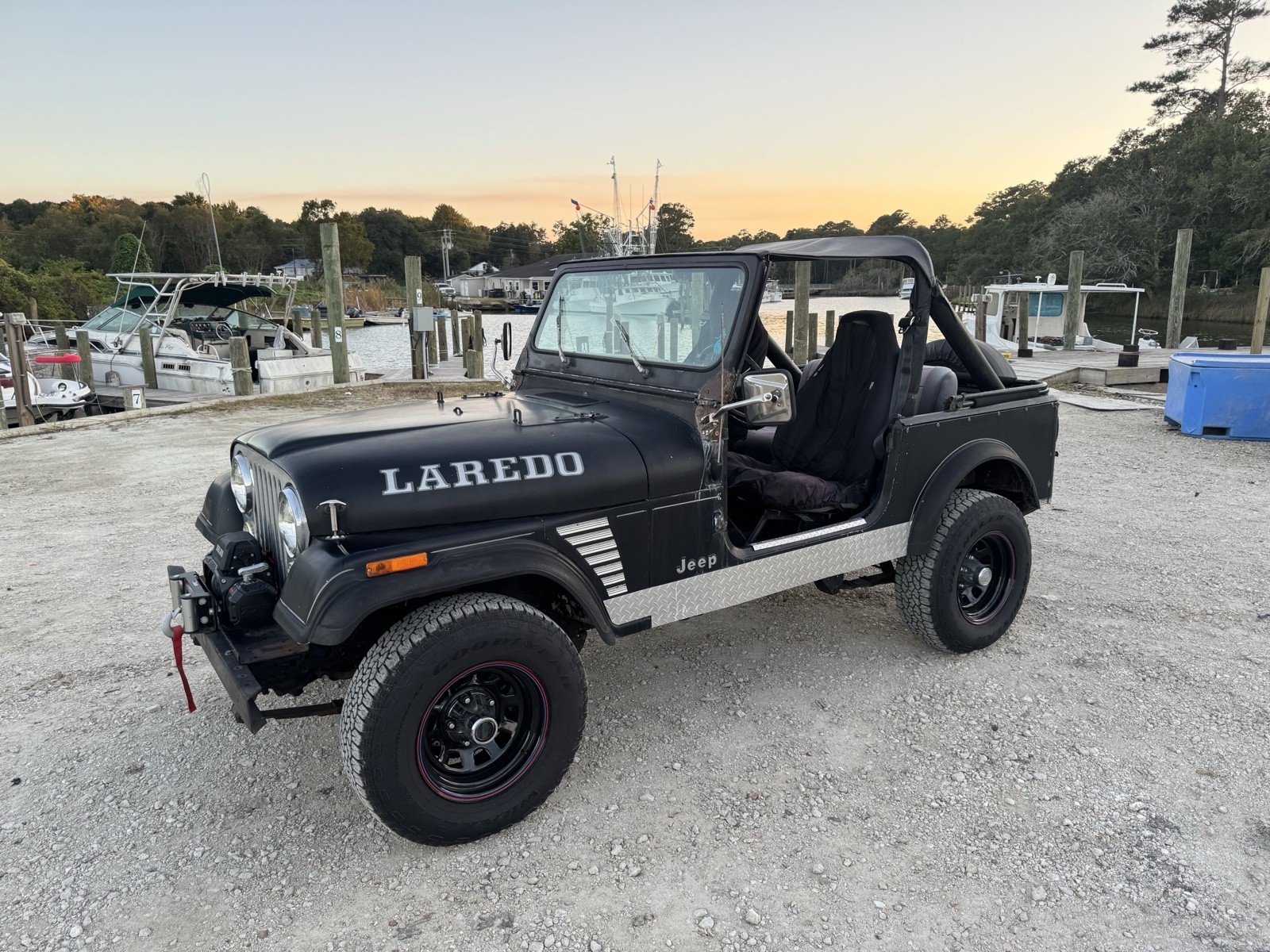 Jeep-Renegade-1985-SUV