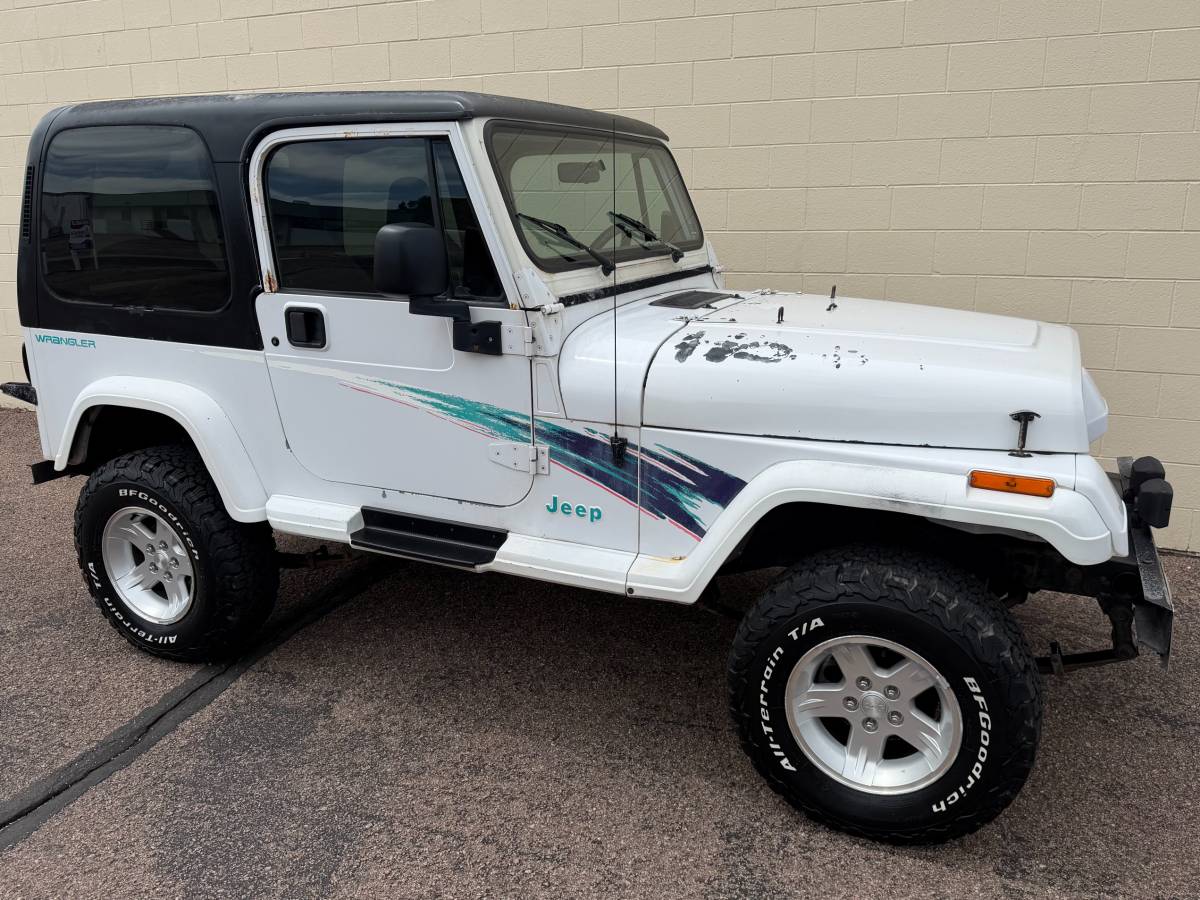 Jeep-Wrangler-splash-edition-1994-White