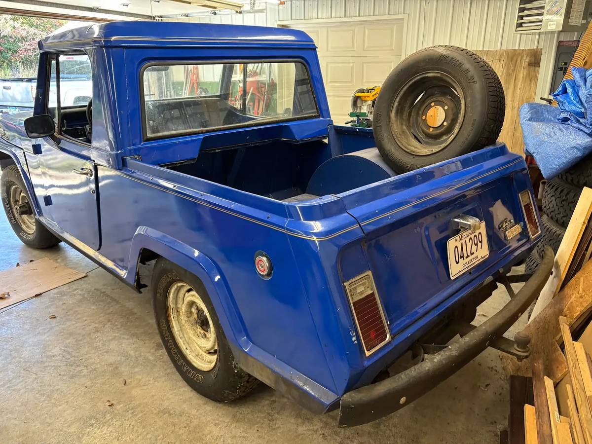 Jeepster-commando-1967-Blue