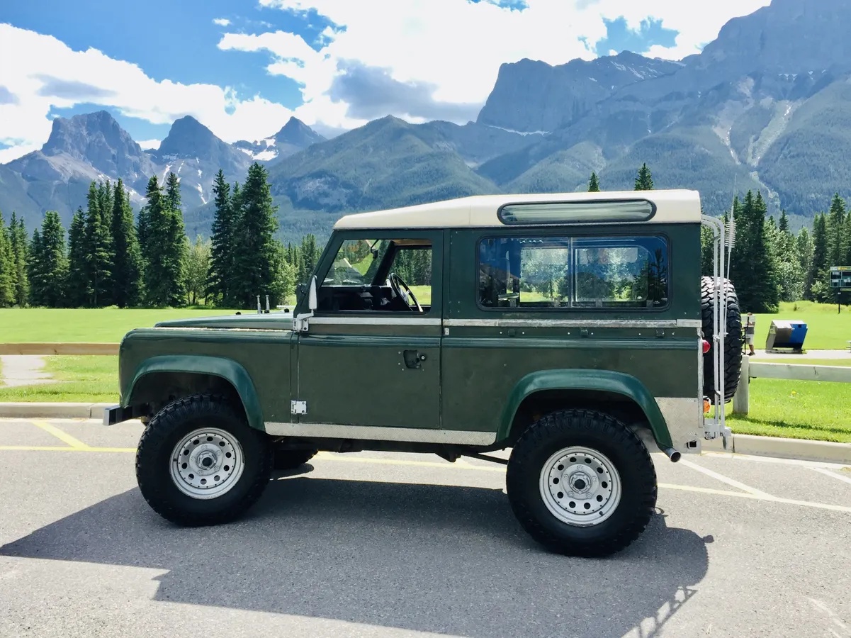 Land-rover-Defender-90-truck-1984-Green-Tan