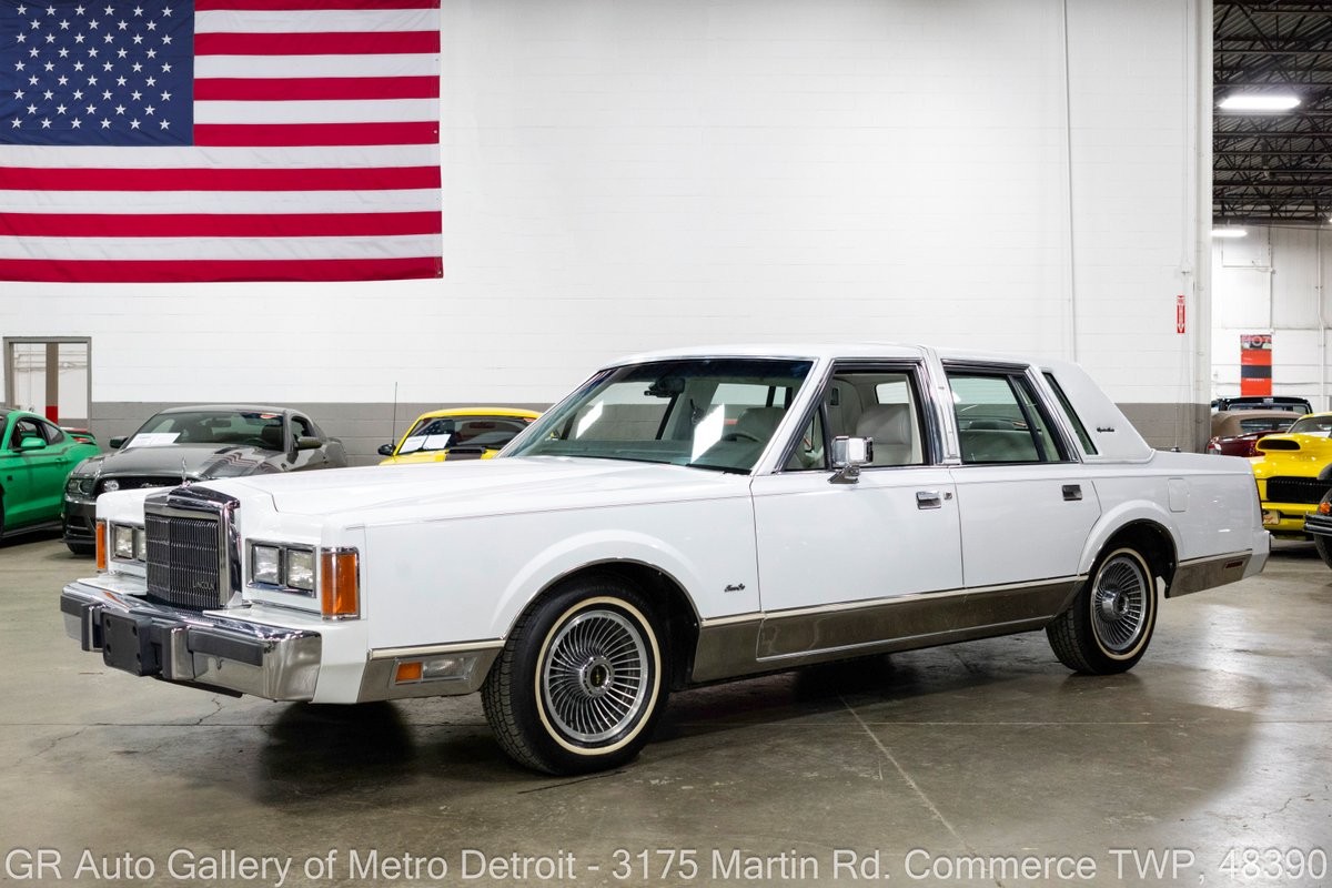 Lincoln-Town-Car-1989-Sedan-White