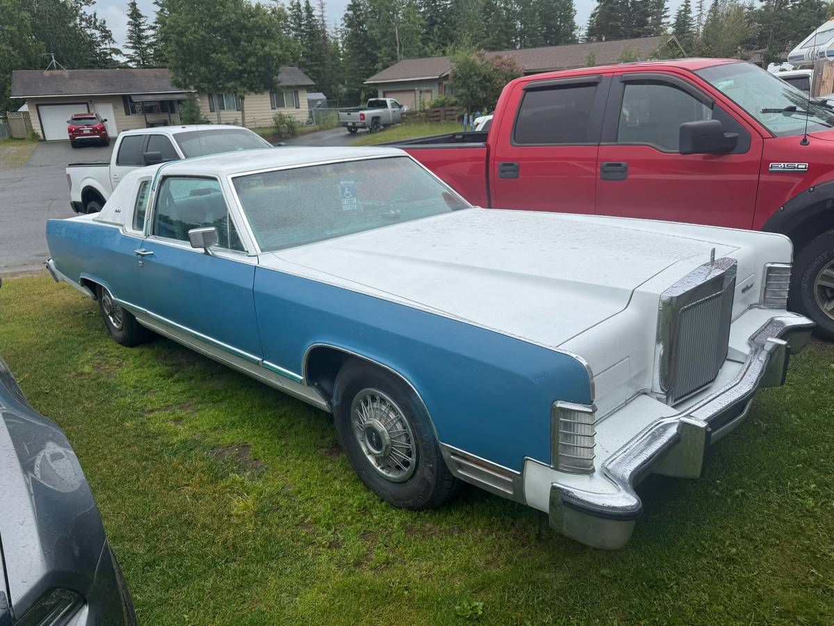 Lincoln-Town-car-1979-custom