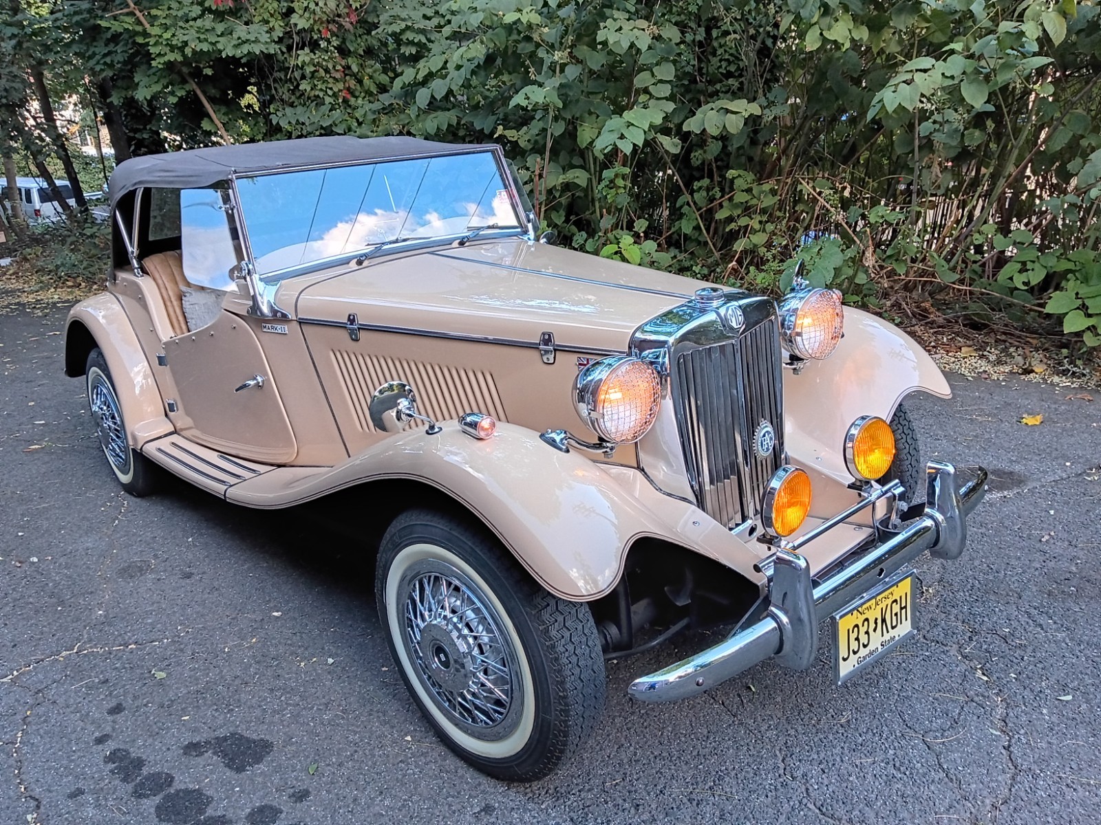 MG-mark-11-1952-Convertible-Gold