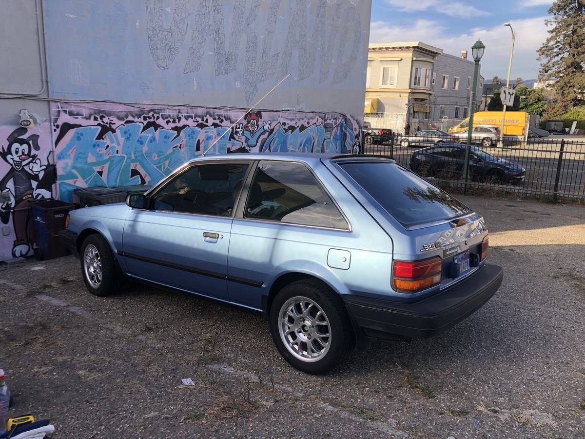 Mazda-323-1986