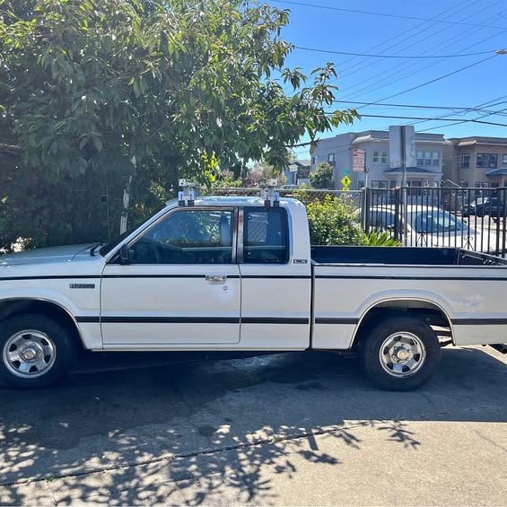 Mazda-B-series-1989