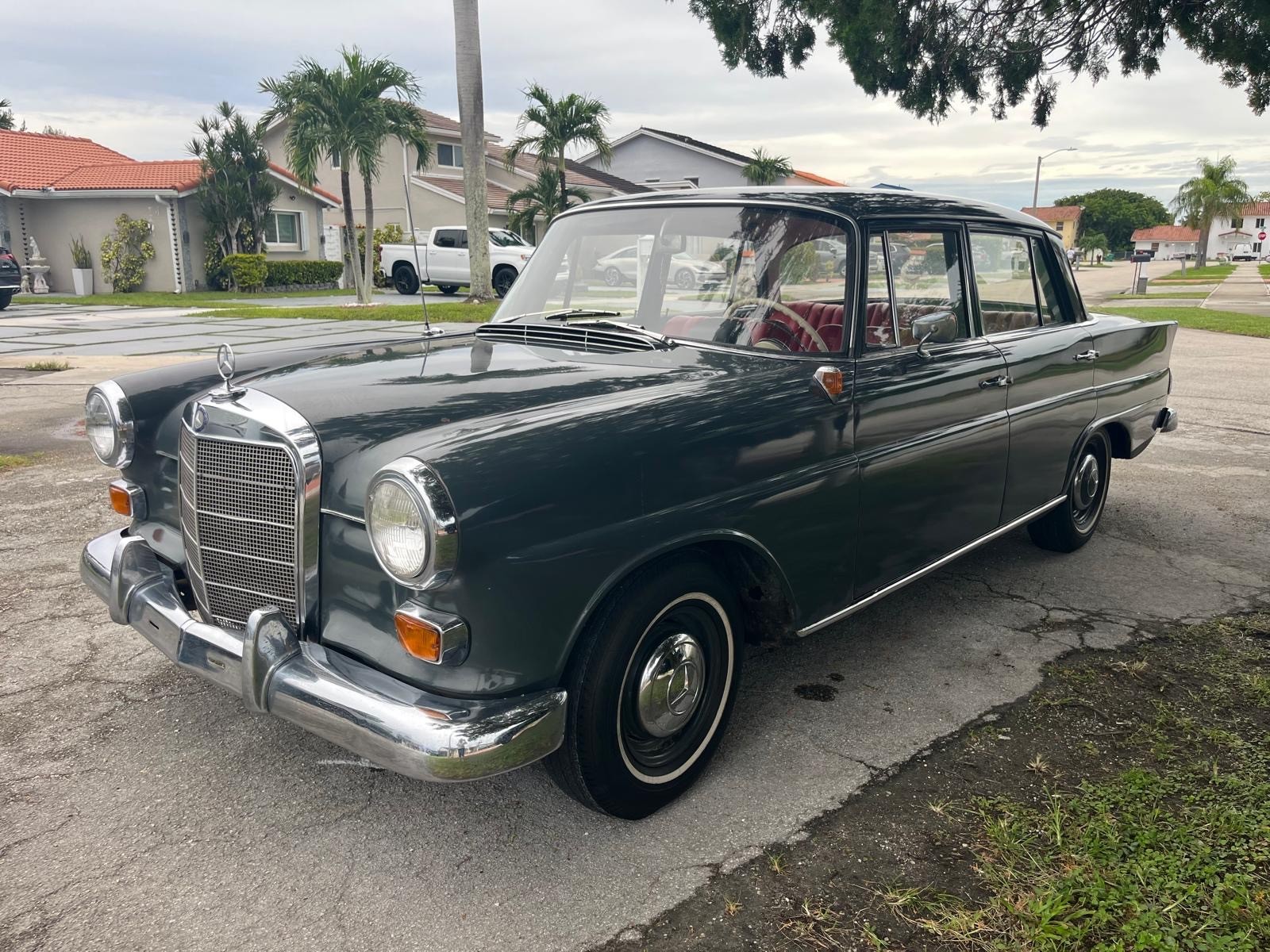 Mercedes-Benz-190D-1964-Sedan-Red