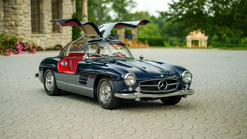 Mercedes-Benz-300SL-Gullwing-Replica-1990-Coupe-Red
