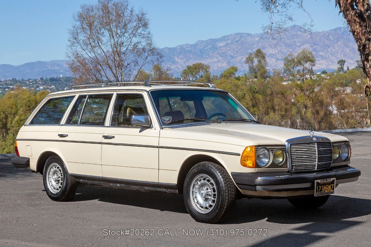 Mercedes-Benz-300TD-1982-Wagon