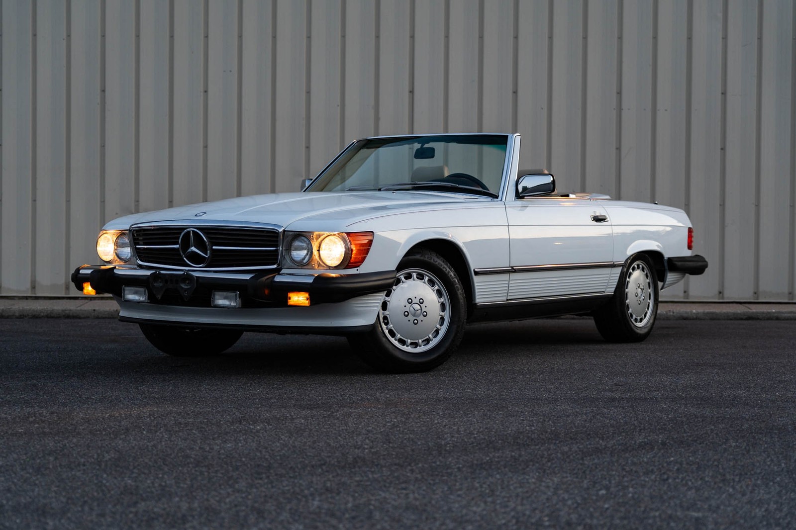 Mercedes-Benz SL-Class 1989