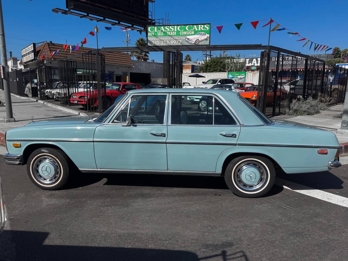 Mercedes-benz-250-s-1971-Blue