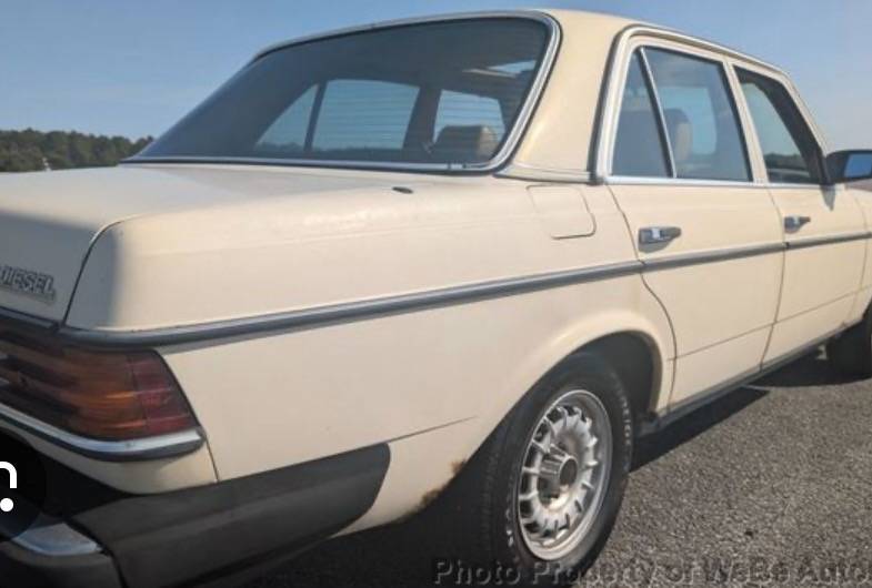 Mercedes-benz-300d-turbodiesel-1982-Green