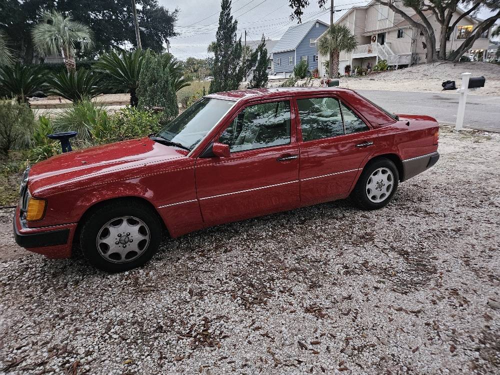 Mercedes-benz-E-class-1993-Red