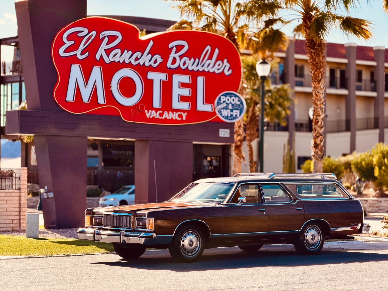 Mercury-Grand-Marquis-1975-Wagon-Tan