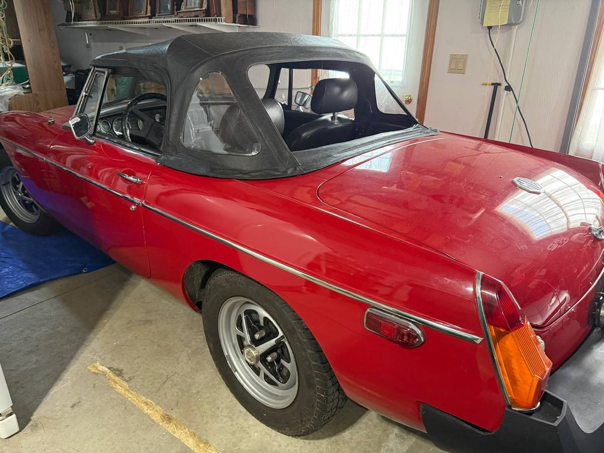 Mg-1977-Red