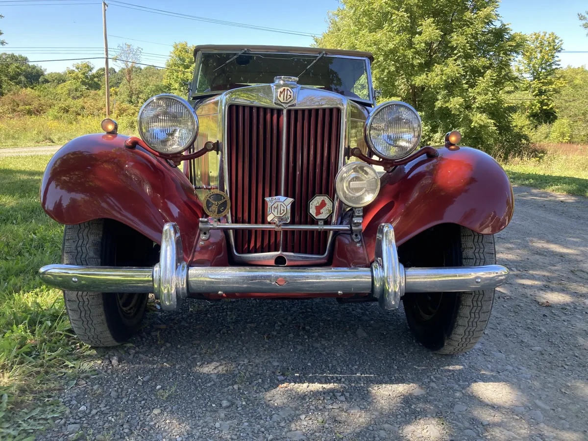 Mg-T-type-1952-Red-Red