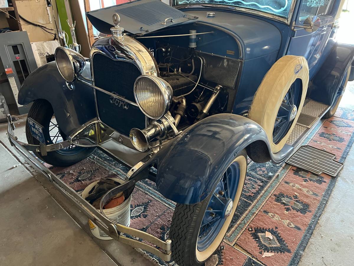 Model-a-1928-Blue
