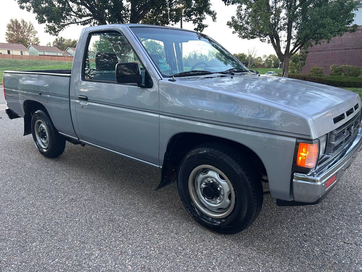 Nissan-Hardbody-1990-Blue