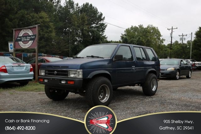 Nissan-Pathfinder-1995-SUV
