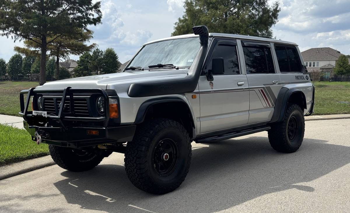 Nissan-Patrol-safari-1991-Silver