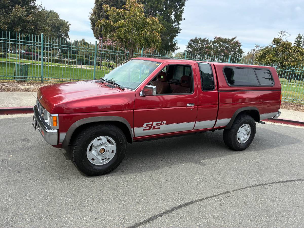 Nissan-Pickup-1994