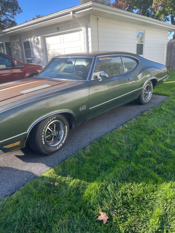 Oldsmobile-4-4-2-1971-Green