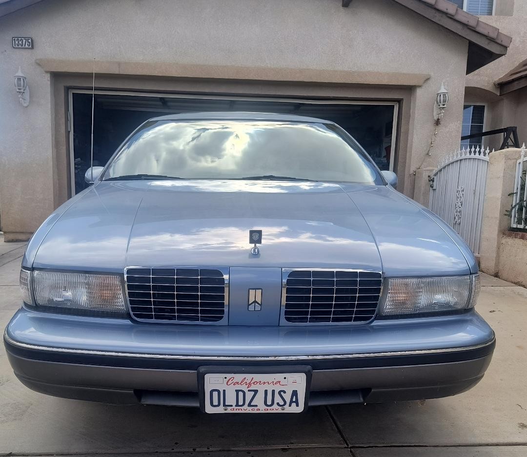 Oldsmobile-Custom-Cruiser-1991-Wagon-Blue
