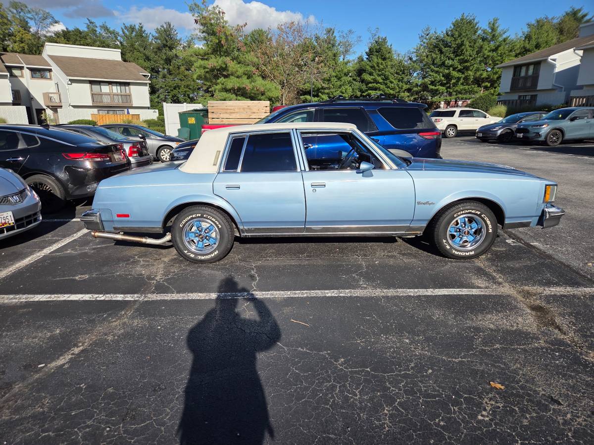 Oldsmobile-Cutlass-1981-Blue