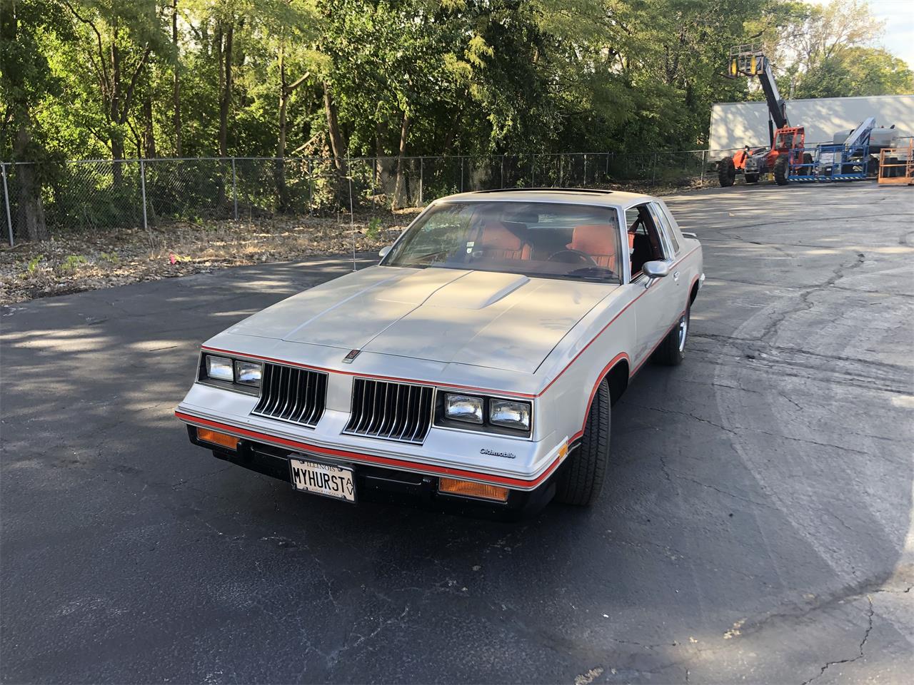 Oldsmobile-Hurstolds-1984-Silver-Red