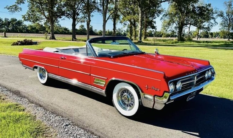 Oldsmobile-Starfire-1964-Red-White-amp-Maroon