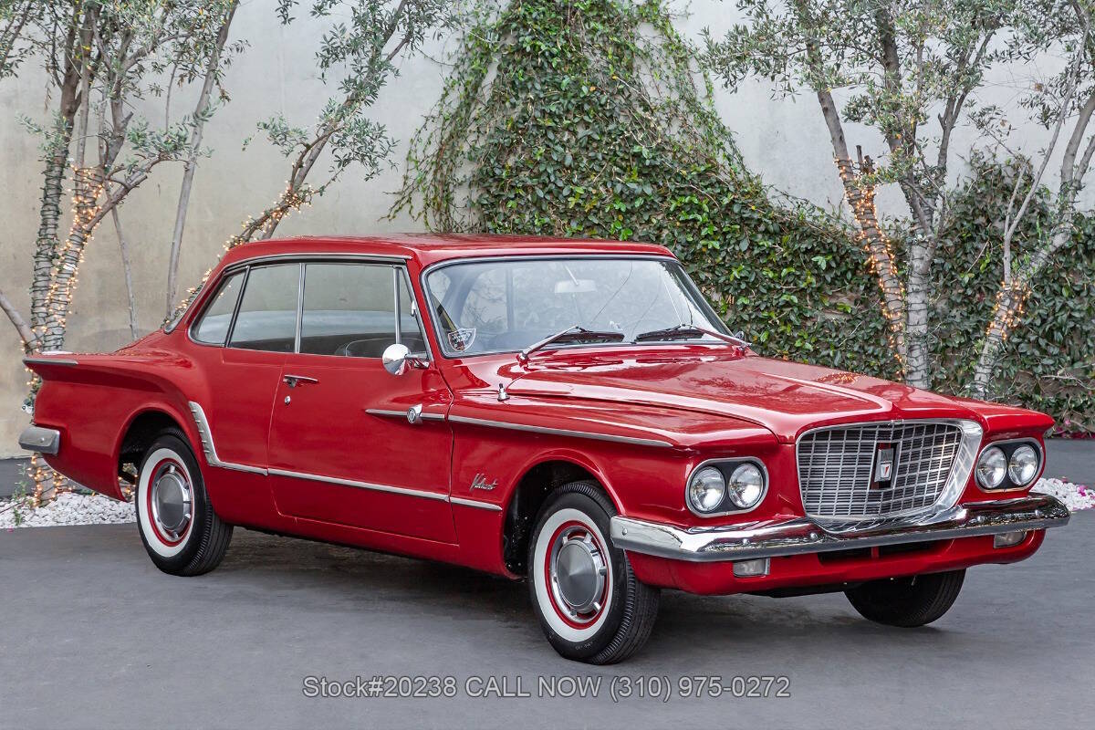 Plymouth-Valiant-1961-Bright-Red