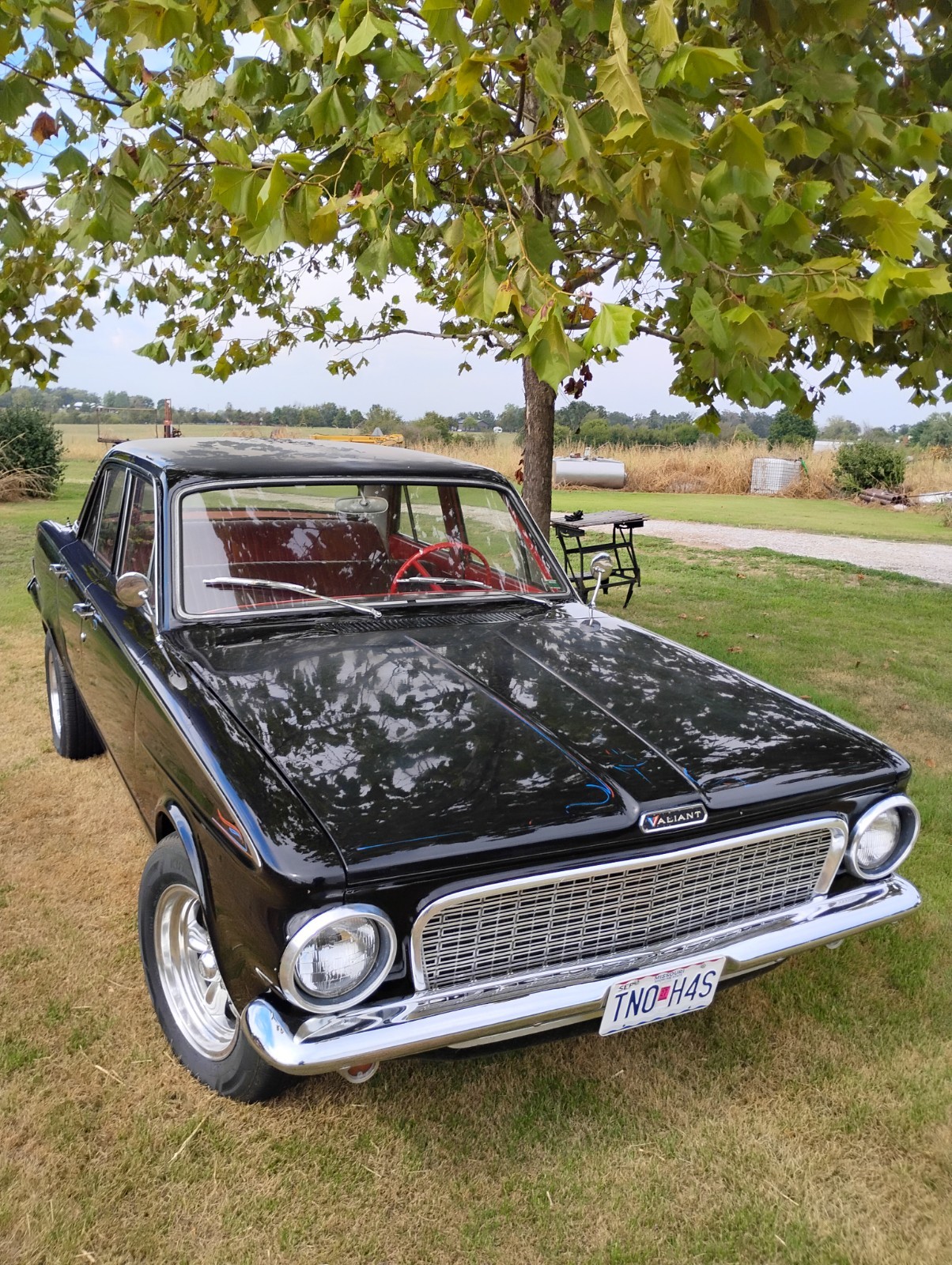 Plymouth-Valiant-1963-Coupe-Red