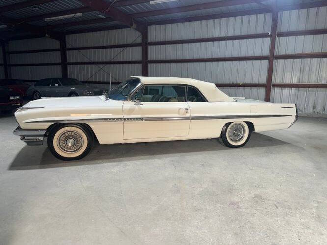 Pontiac-Bonneville-1961-White
