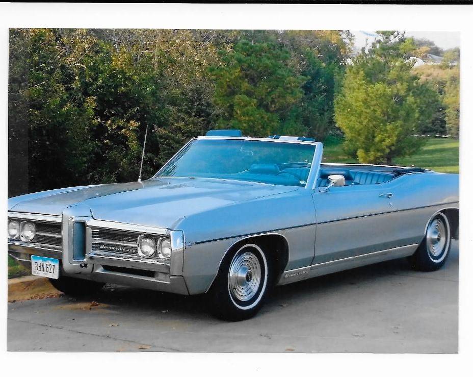 Pontiac-Bonneville-1969-Silver