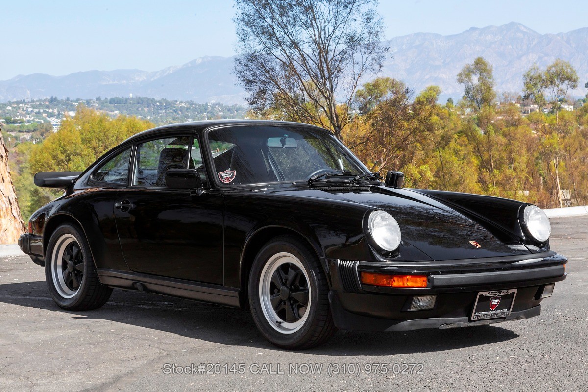 Porsche-911-1988-Coupe