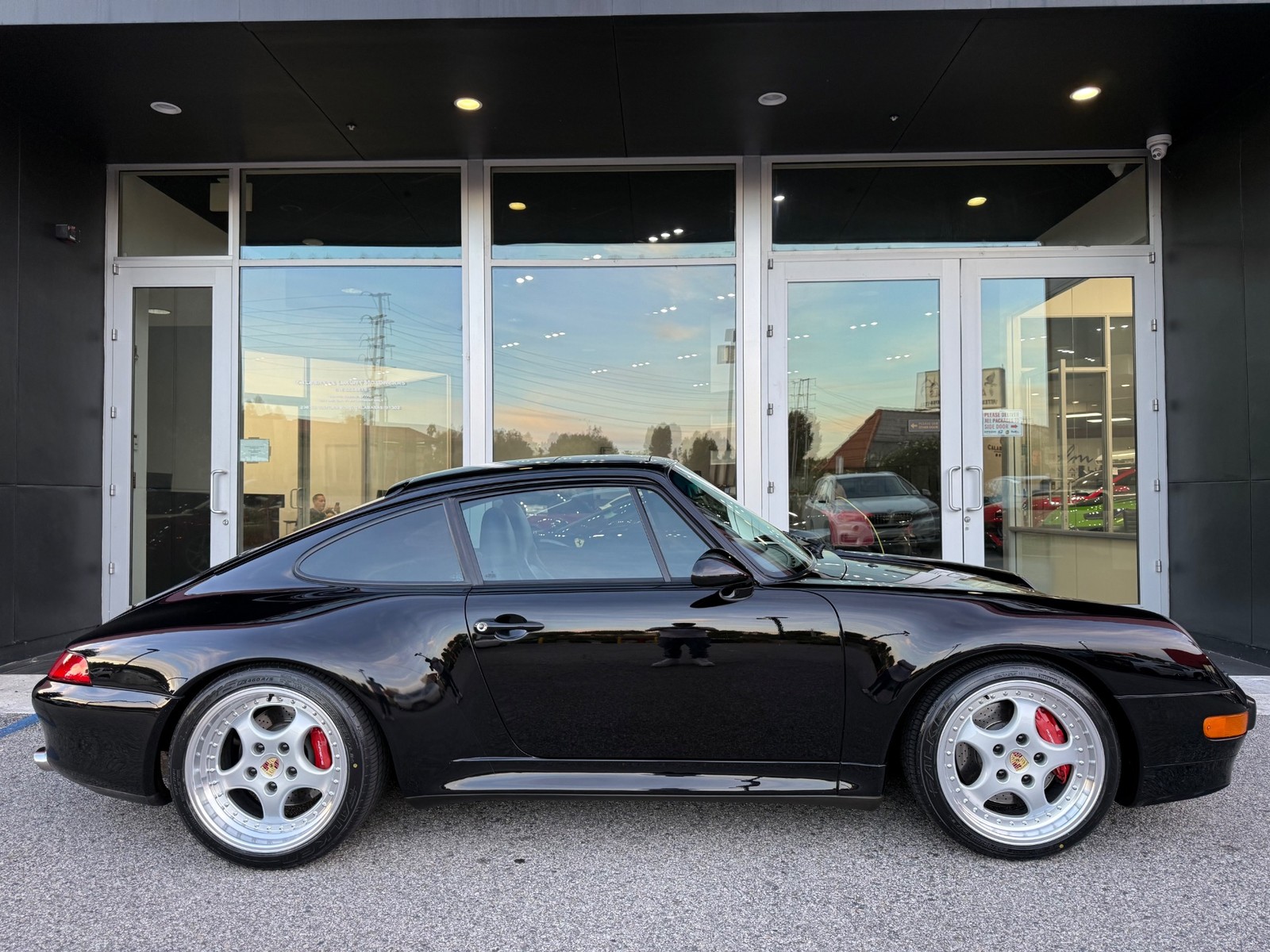 Porsche-911-1997-Coupe-Black