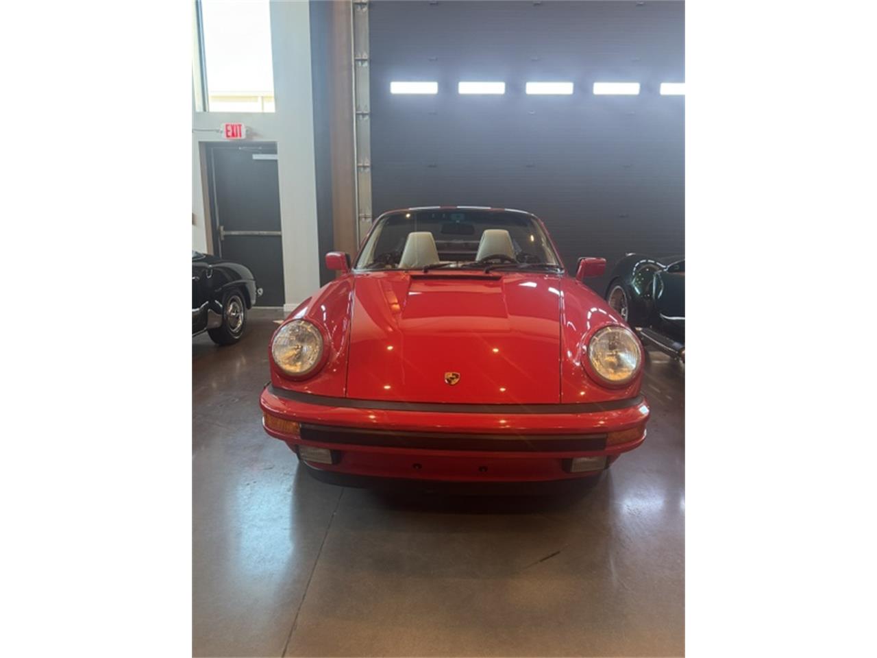 Porsche-911-carrera-1987-Red-Cream