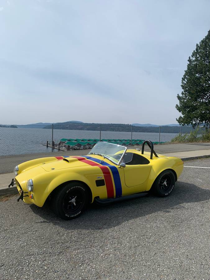 Shelby-Cobra-replica-1968-Yellow