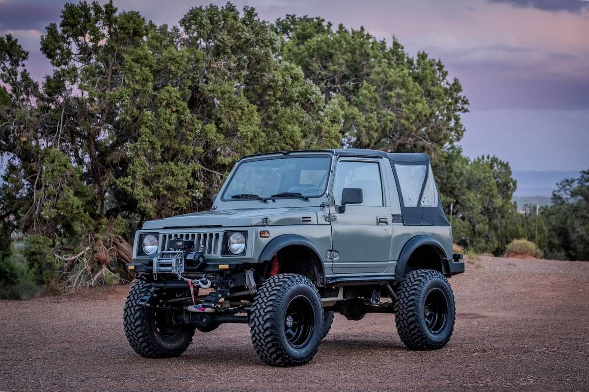 Suzuki-Samurai-jimny-canvas-top-1987-custom