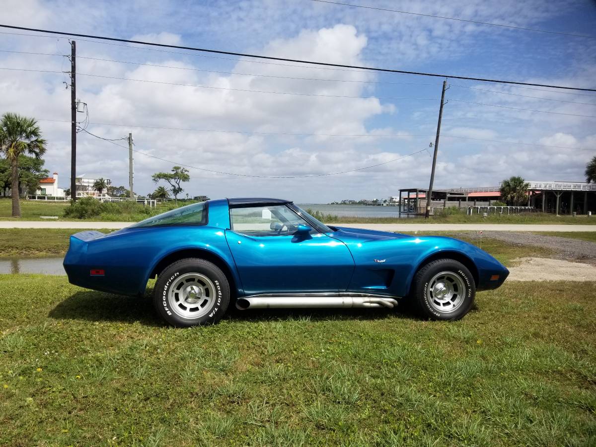 T-top-corvette-1979-Blue