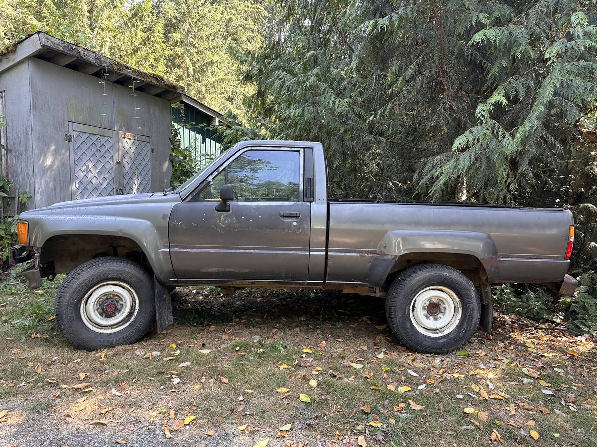 Toyota-22r-1987-Gray