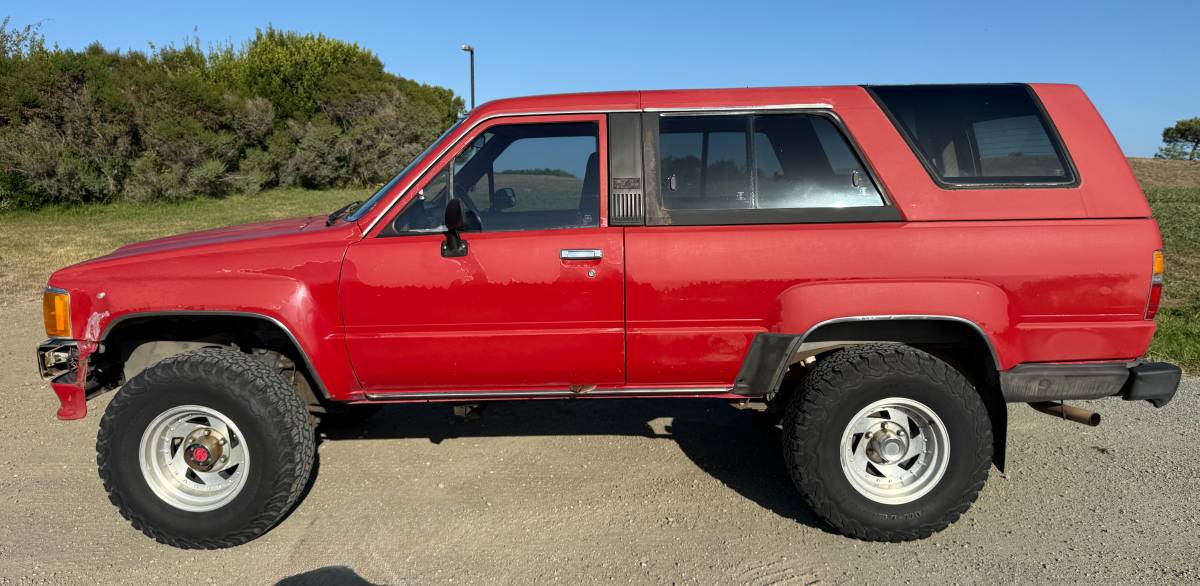 Toyota-4runner-dlx-1986-Red