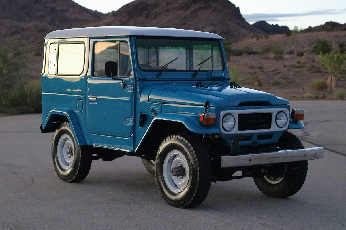 Toyota-Bj40-1983-Blue