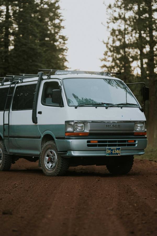 Toyota-Hiace-1992