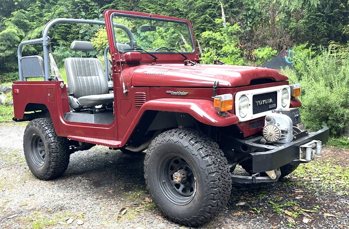 Toyota-Land-cruiser-bj-42-1984-Red