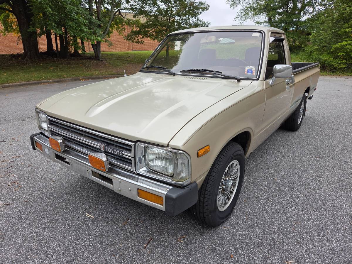 Toyota-Pickup-1983