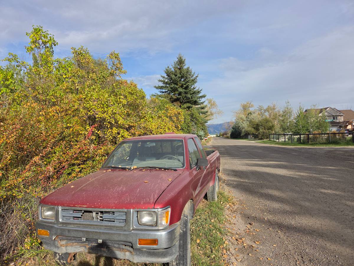 Toyota-Pickup-1994-Red
