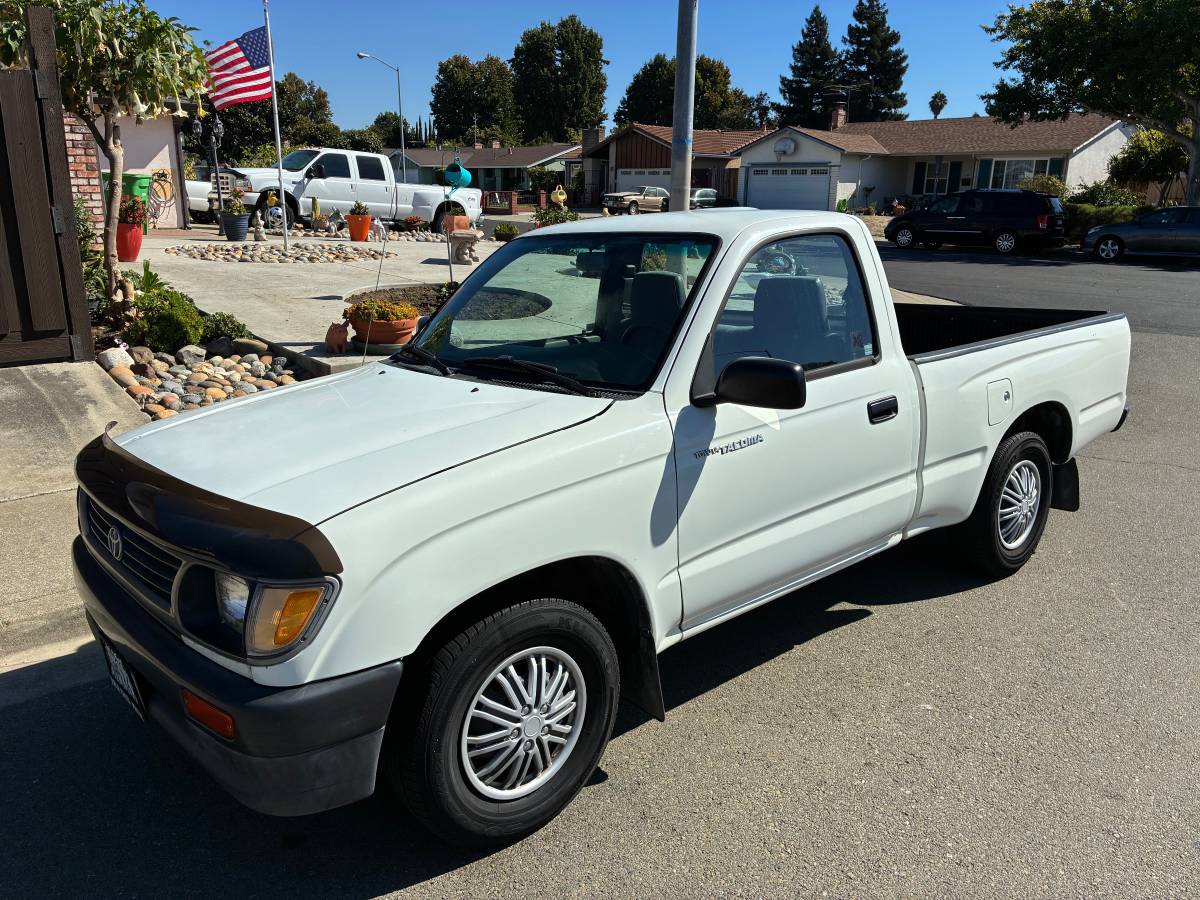 Toyota-Pickup-1996